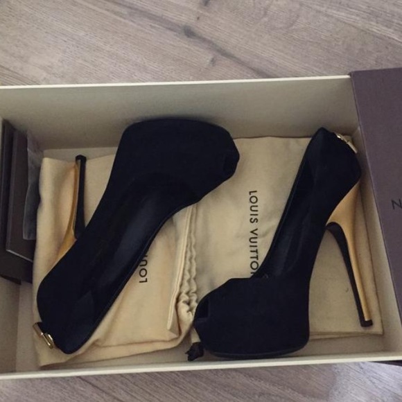Louis Vuitton heels check other post - Picture 1 of 5
